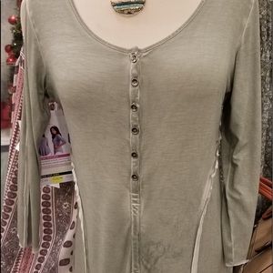 Simply Noelle top in Eucalyptus